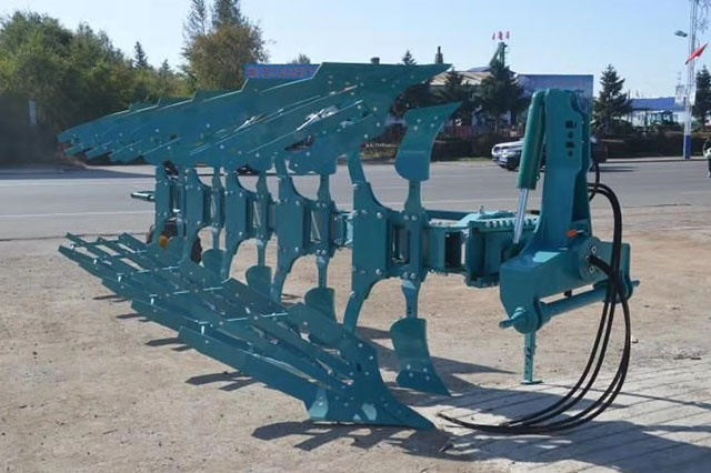 1LFT—550型液压翻转犁