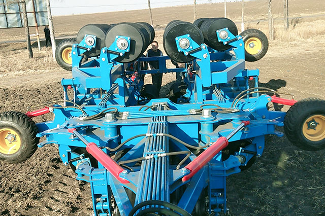 1YZ—19.8液压折叠镇压器